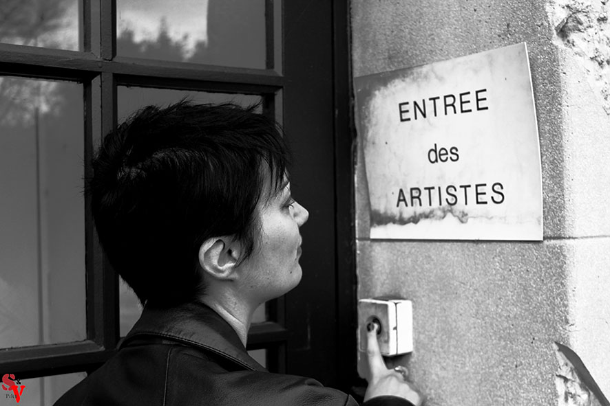 IMG 0584 entree artiste 1